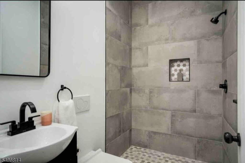 شقة Secret Escape 20 Min From Nyc N 1 جيرسي سيتي المظهر الخارجي الصورة